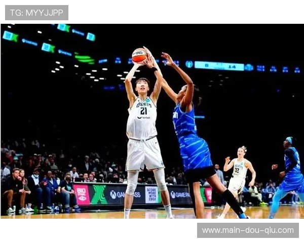 芝加哥天空主场迎战纽约自由人，卫冕冠军挑战联盟新贵